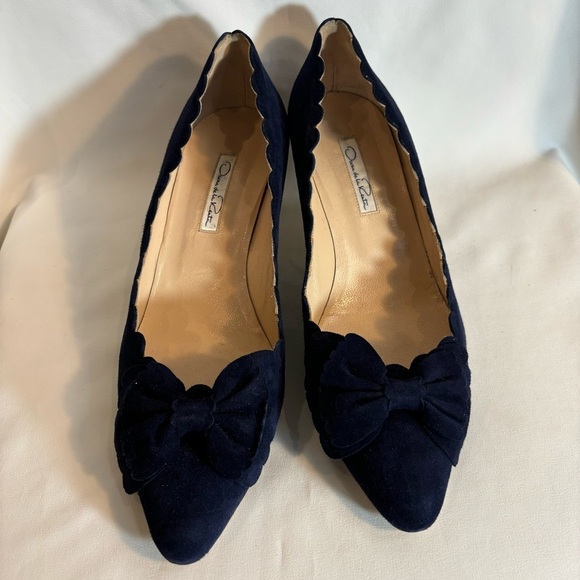 OSCAR DE LA RENTA Sz 40.5 EU Kitten Heels Pointy Toe Scallop Top Bow Pumps Shoes - Picture 2 of 10
